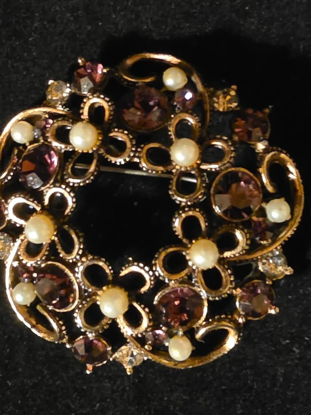 Vintage Gold Tone Filigree Purple Rhinestone/Faux Pearl Brooch